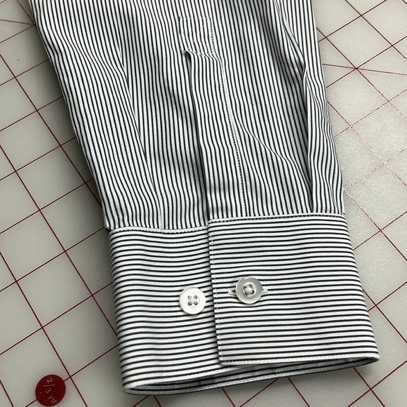 GOLD LABEL INVESTMENTS Non- Iron Chevron/Stripe Cotton BLK/WHT Career Blouse 16 - Picture 9 of 16